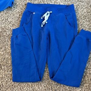 Figs small tall in winning blue